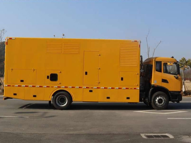 東風(fēng)天錦150-500KW電源車