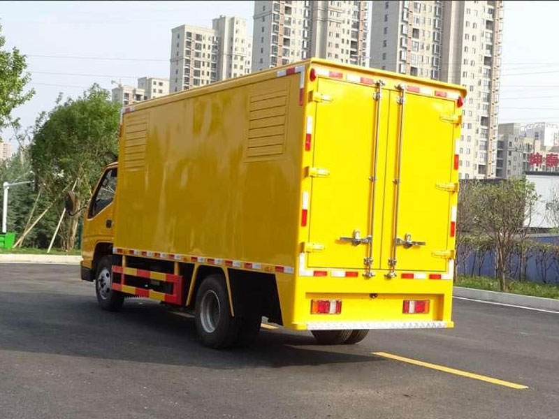 江鈴順達50-100KW電源車