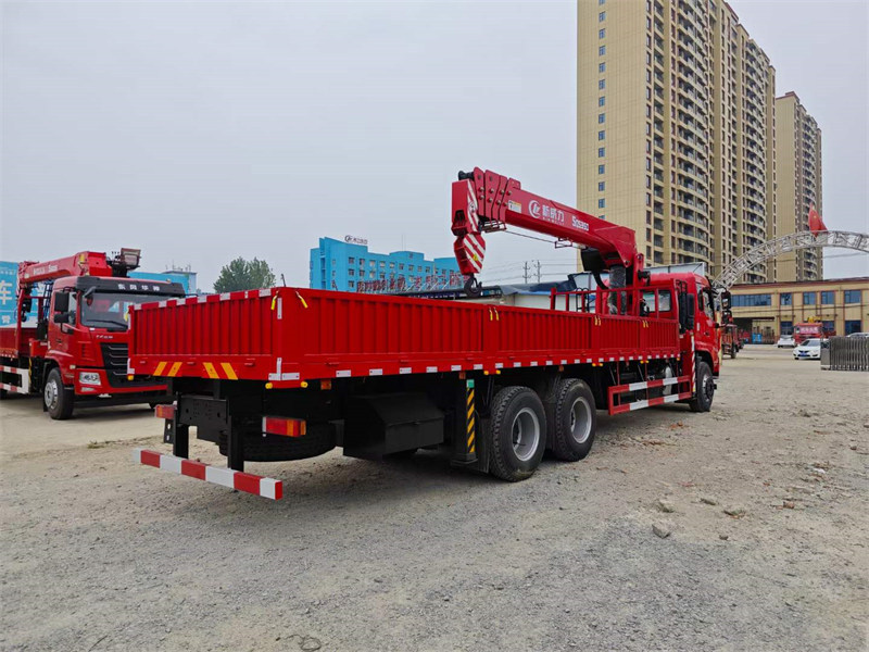 14噸隨車吊東風(fēng)K5后八輪新威力今日發(fā)車
