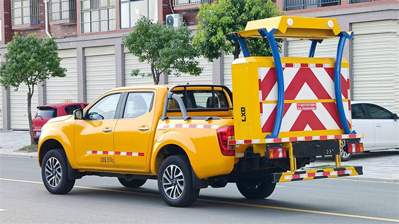 日產(chǎn)皮卡防撞緩沖車190馬力國(guó)六B發(fā)動(dòng)機(jī)