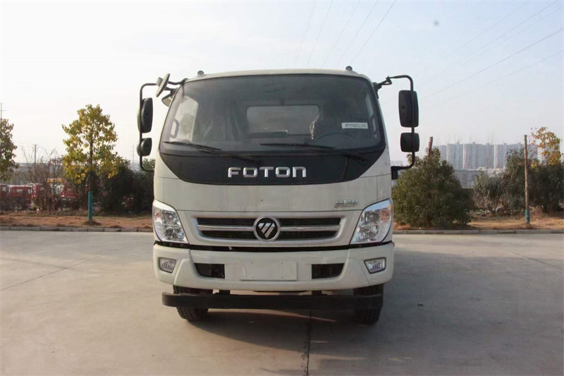 福田奧鈴8.5方吸污車圖片配置