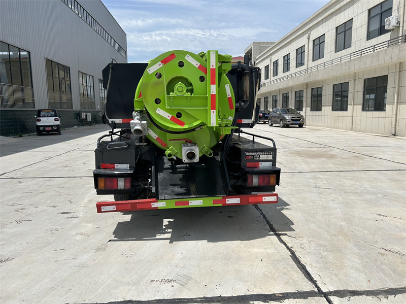 江鈴清洗吸污車22年可下地下室準(zhǔn)新車