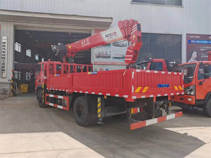 福田瑞沃濰柴隨車吊190馬力再簽一臺(tái)