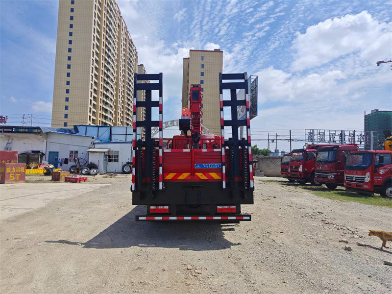 東風(fēng)D9帶爬梯新威力8噸隨車吊今日推薦