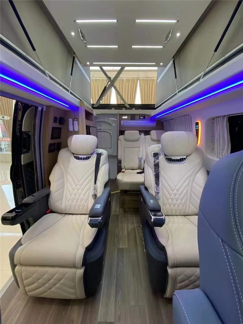 福特V362升頂房車可下地庫六座商務(wù)房車
