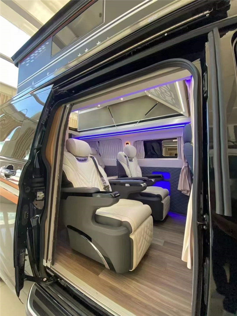 福特V362升頂房車可下地庫六座商務(wù)房車