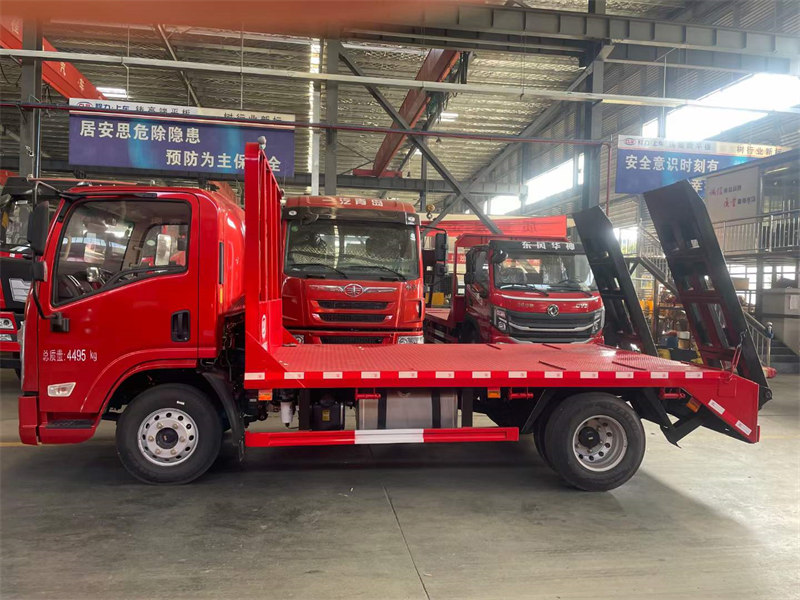 陜汽德龍K1藍牌平板運輸車低油耗