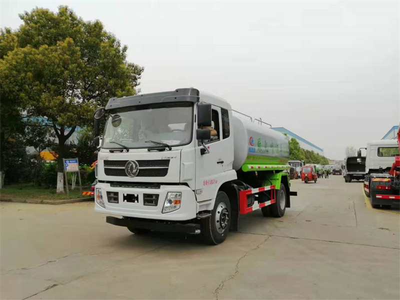 12方東風(fēng)福瑞卡F9灑水車(chē)可分期