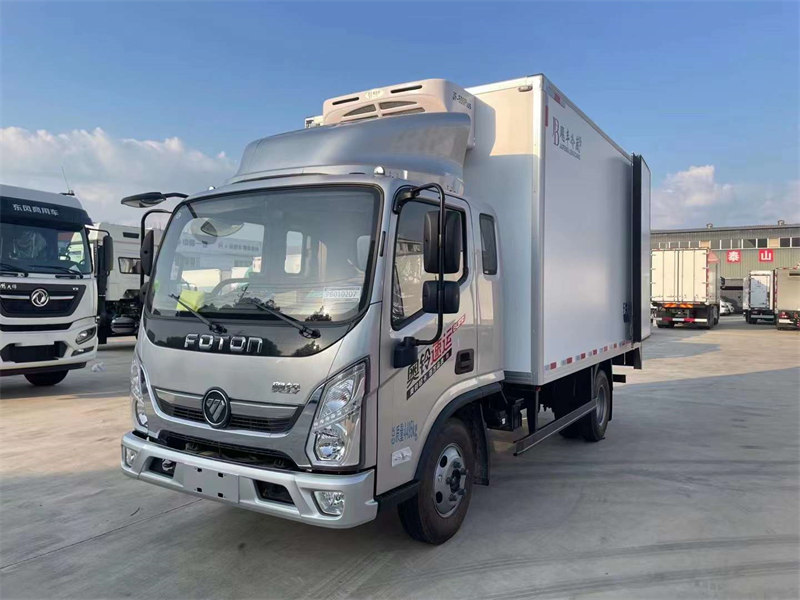 福田奧鈴速運(yùn)buff版冷藏車(chē)排半158馬力