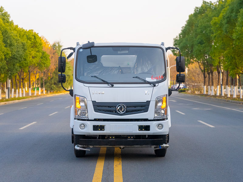 云內(nèi)150馬力9.3方東風華神T1灑水車