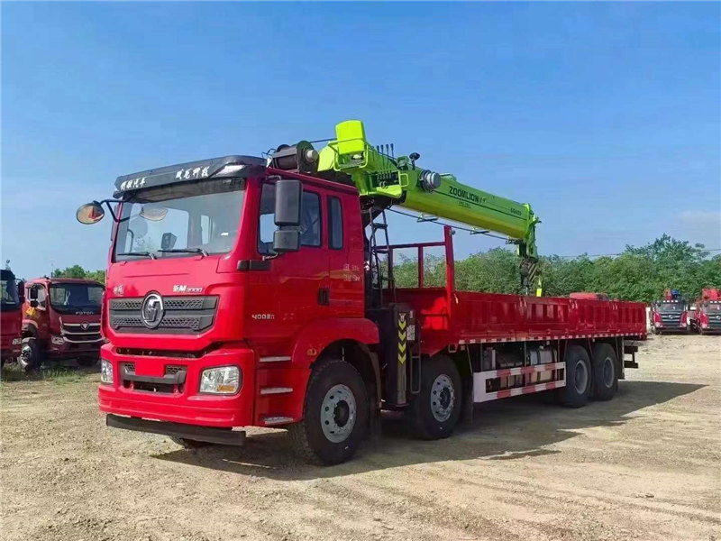 陜汽德龍中聯(lián)16噸隨車吊評測8*4加強版