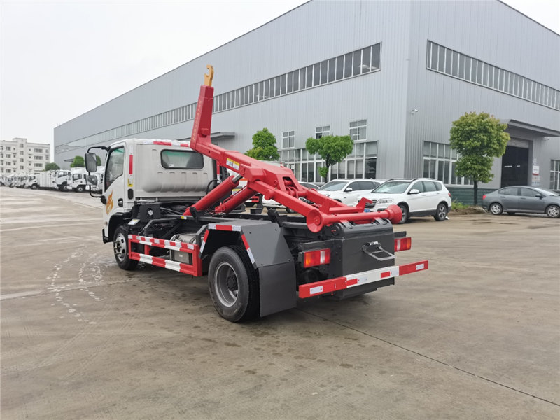 重汽豪曼勾臂垃圾車評測藍牌合規(guī)地庫車