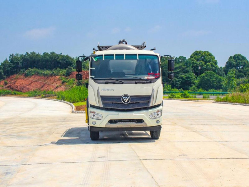 國(guó)六12.3方凱力風(fēng)牌瑞沃ES5吸污車(chē)