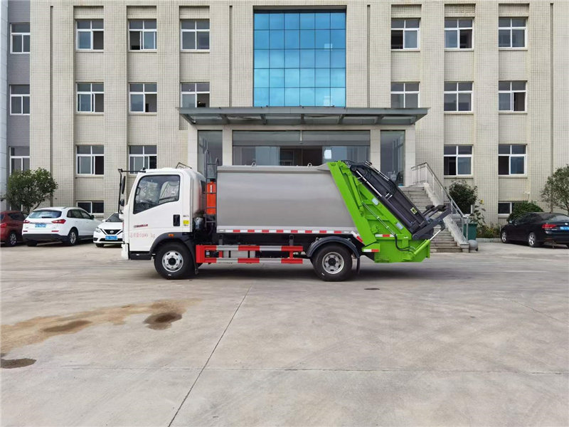 重汽豪沃7方壓縮式垃圾車評測價格實惠