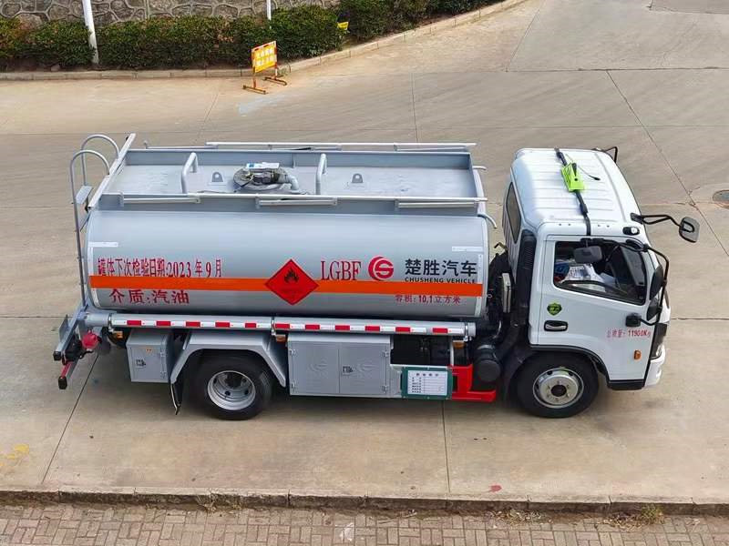 東風(fēng)福瑞卡10.1方加油車評測底盤扎實(shí)上裝可靠