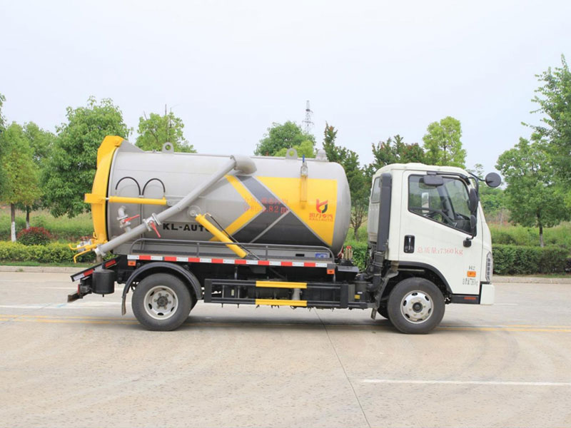 國六5方凱力風(fēng)牌福田H2吸污車