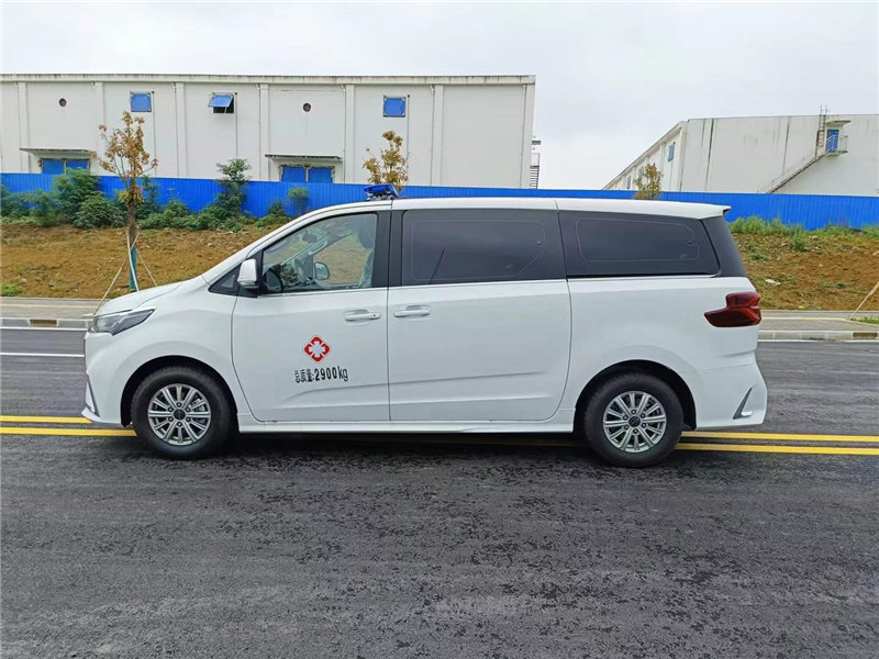 上汽大通G20轉(zhuǎn)運(yùn)型救護(hù)車評(píng)測(cè)前置后驅(qū)驅(qū)動(dòng)