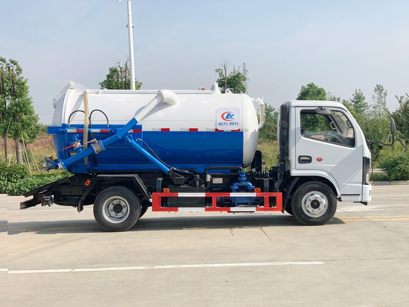 國六4.5方CLW程力牌小多利卡吸污車