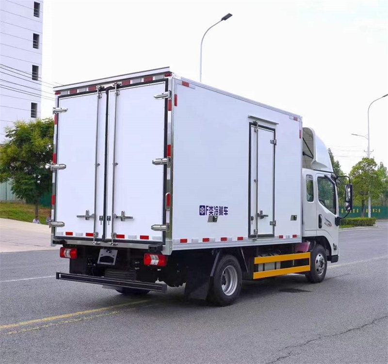 江鈴新凱運寬體排半3.7米冷藏車評測省時省心更省錢