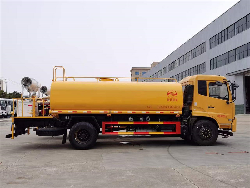 15方東風(fēng)天錦灑水車康明斯發(fā)動(dòng)機(jī)230馬力（6缸）