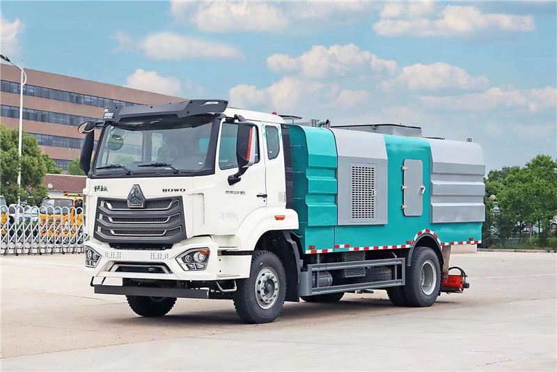 重汽?豪沃NX5100單橋洗掃車寬體寬臥濰柴220大馬力