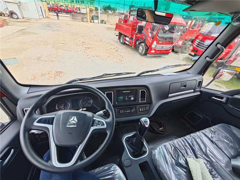 重汽王牌新威力8噸4節(jié)隨車吊現(xiàn)車推薦濰柴19馬力