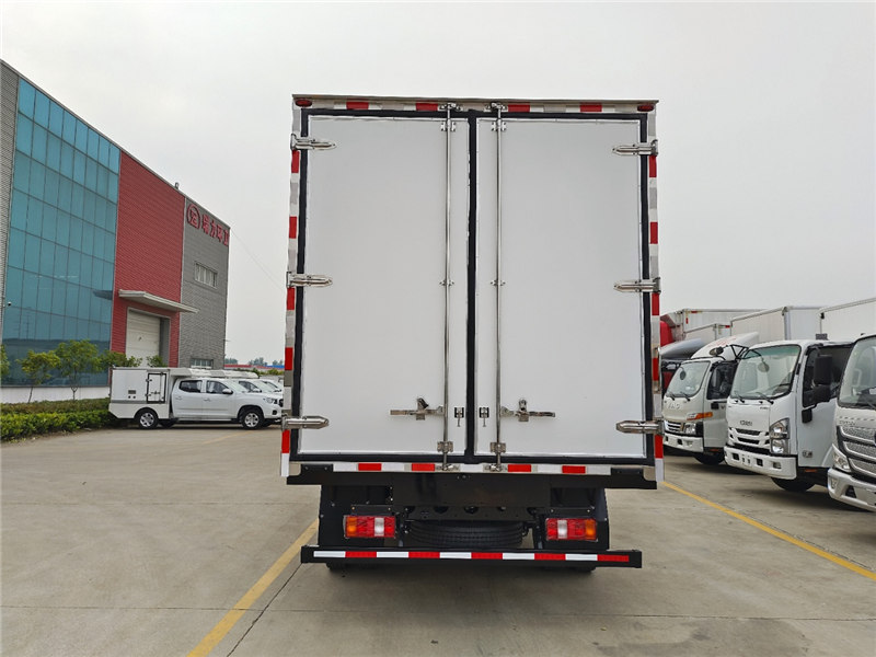 重汽統(tǒng)帥T5國六冷藏車濰柴160馬力2080寬體統(tǒng)帥駕駛室