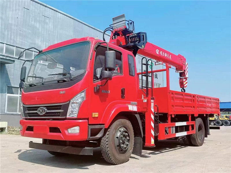 南駿隨車吊配程力新天龍8噸吊機2100寬排半185馬力