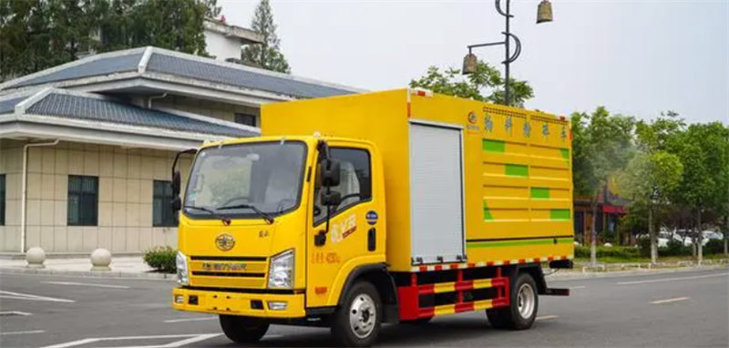 解放物料粉碎車解放虎VR3300軸距底盤9月廠家低價(jià)出售