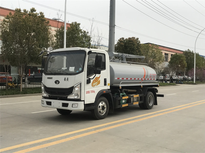 重汽豪曼5方吸糞車高效可靠10月價(jià)格實(shí)惠