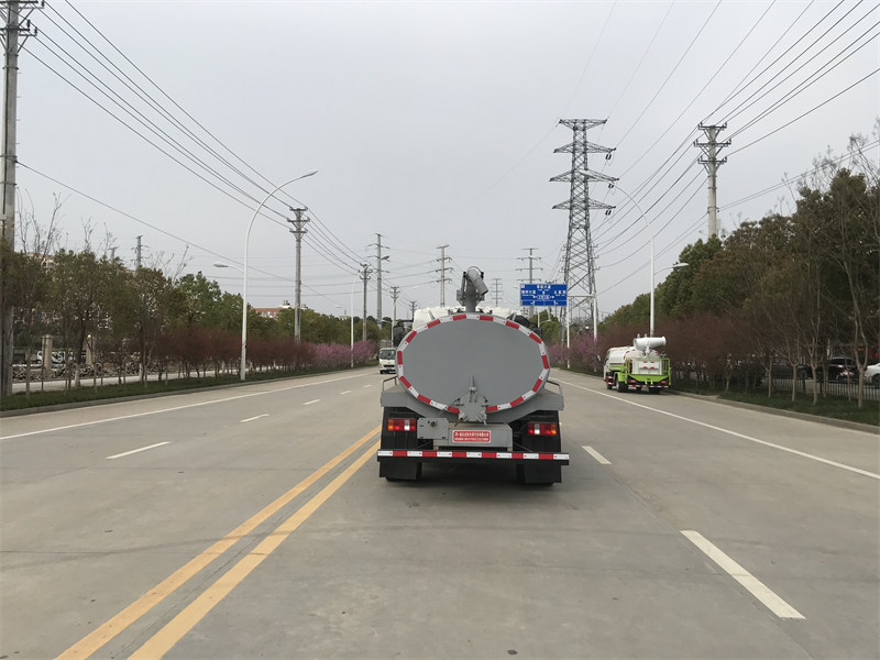 重汽豪曼5方吸糞車高效可靠10月價(jià)格實(shí)惠
