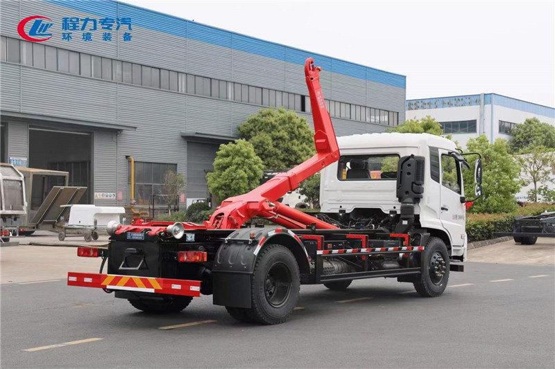 東風(fēng)天錦勾臂垃圾車
