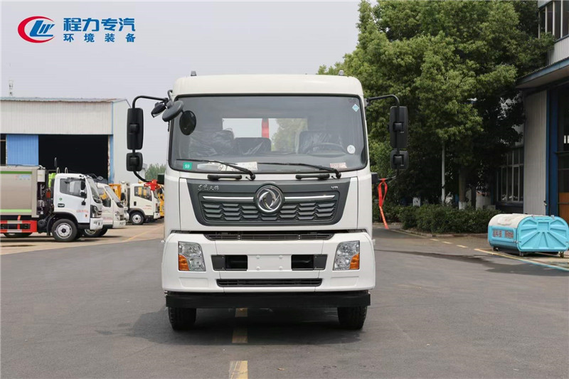 東風(fēng)天錦勾臂垃圾車
