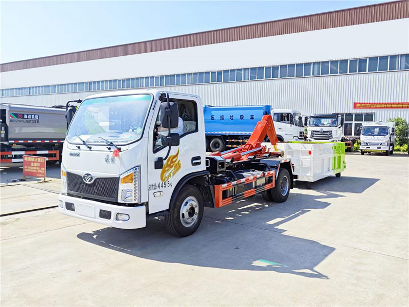 重汽豪曼下地庫藍牌勾臂垃圾車