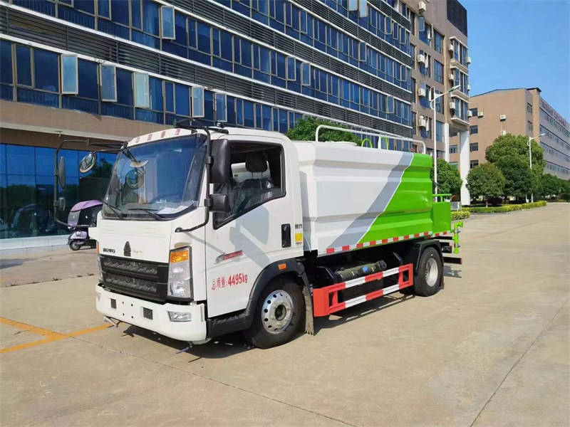 重汽豪沃7方藍(lán)牌灑水車C照可開10月價格現(xiàn)車50臺