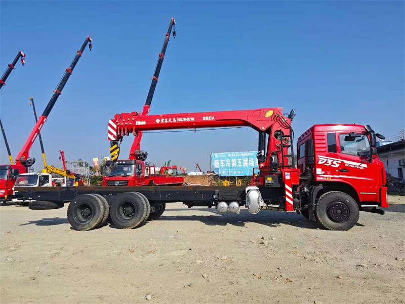 東風D3S后八輪宏昌天馬隨車吊14噸5節(jié)（350A）報價