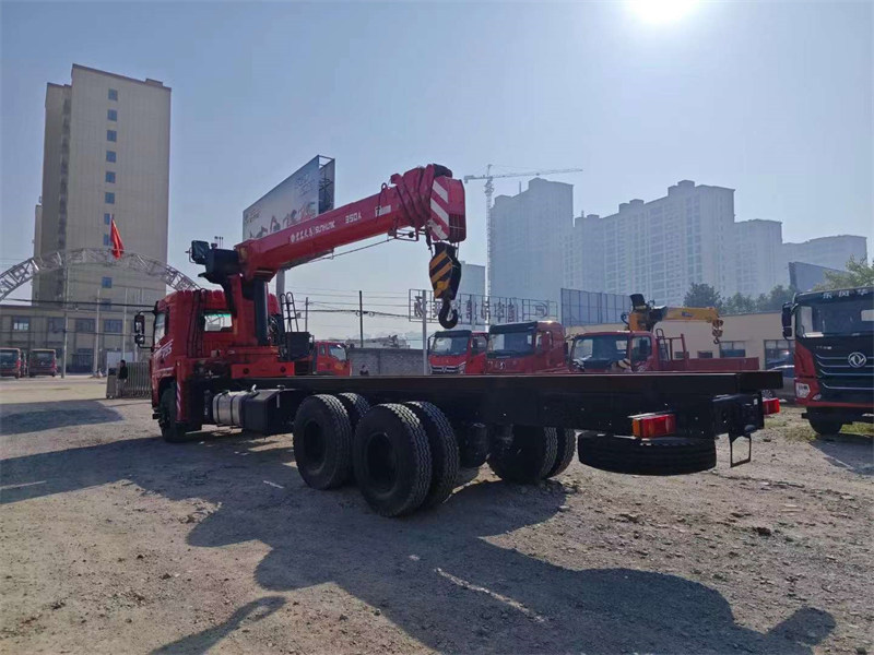 東風D3S后八輪宏昌天馬隨車吊14噸5節(jié)（350A）報價