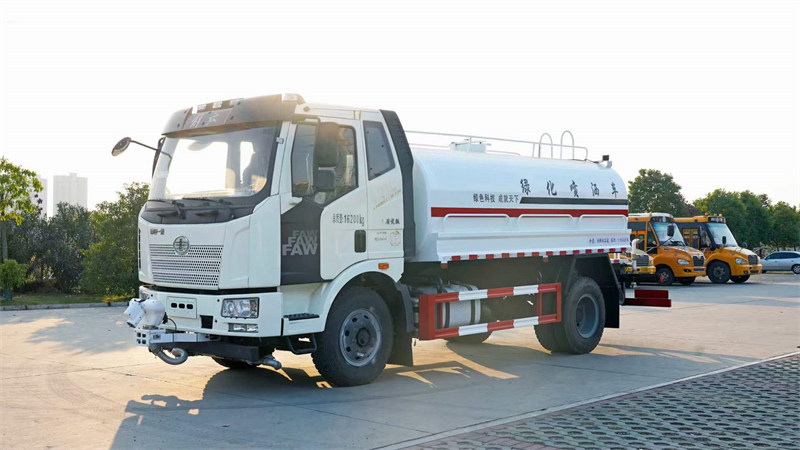 解放黃牌12方灑水車國(guó)六180馬力性價(jià)比高