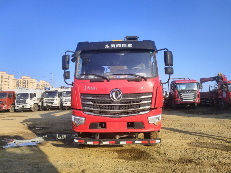 短軸距后八輪歡迎試車
