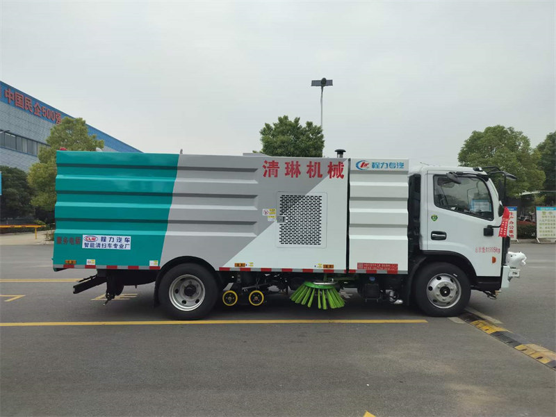 東風(fēng)9方洗掃車一車多用價(jià)格實(shí)惠