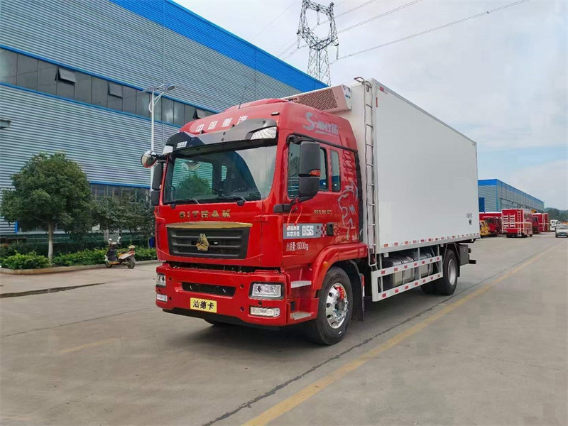 汕德卡新款G5S單橋6.8米冷藏車價格