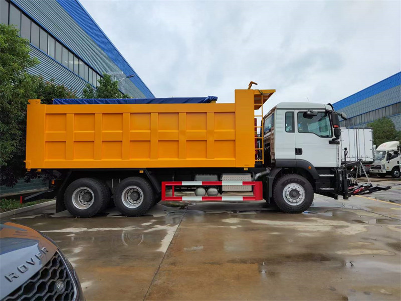重汽汕德卡后雙橋除雪車免征環(huán)保齊全