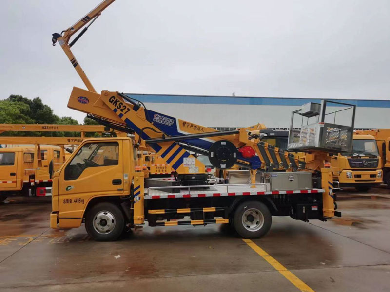 江鈴藍(lán)牌27米直臂伸縮式高空作業(yè)車廠家直銷