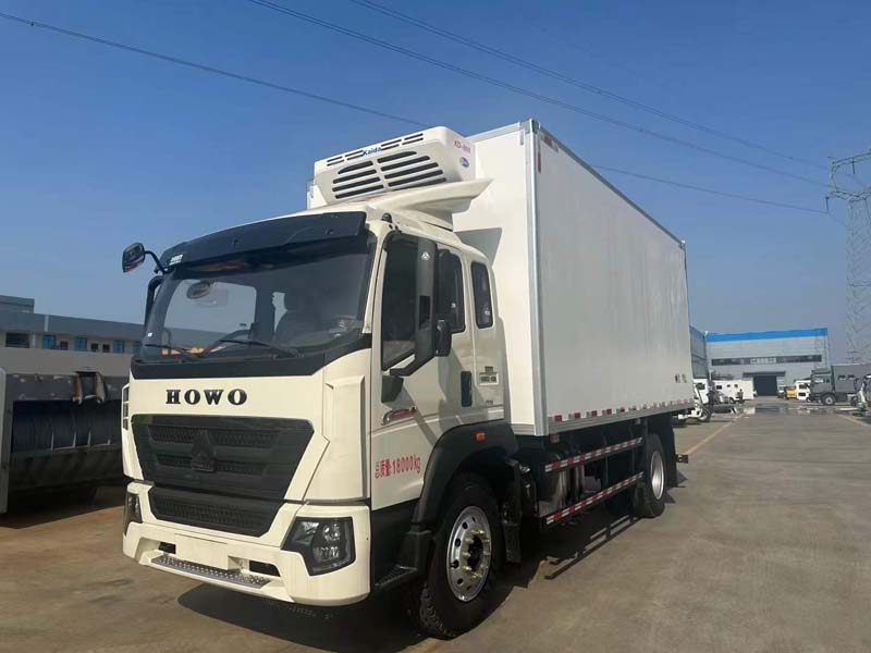 重汽豪沃新款G5X冷藏運輸車濰柴220馬力