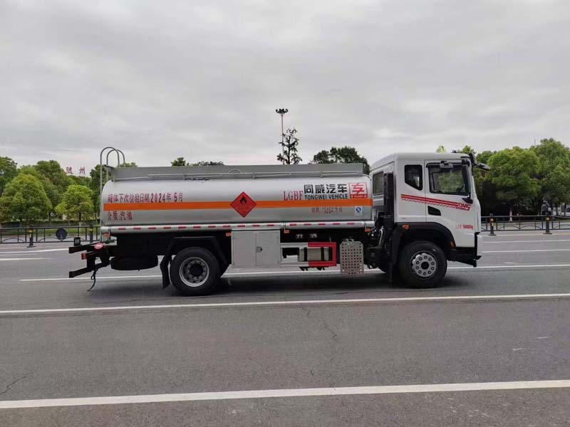東風(fēng)華神DV5重載版15.15方油車玉柴6缸245馬力震撼上市