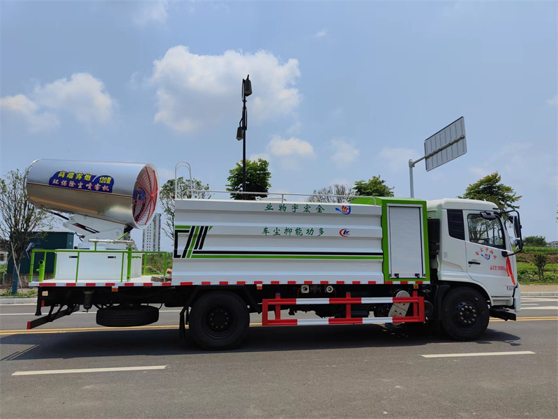東風(fēng)天錦霧炮車豪華臥鋪駕駛室康機(jī)230馬力