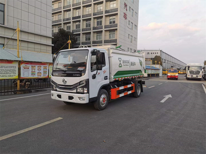東風(fēng)小多利卡7.5方平門餐廚垃圾車上藍(lán)牌不超重