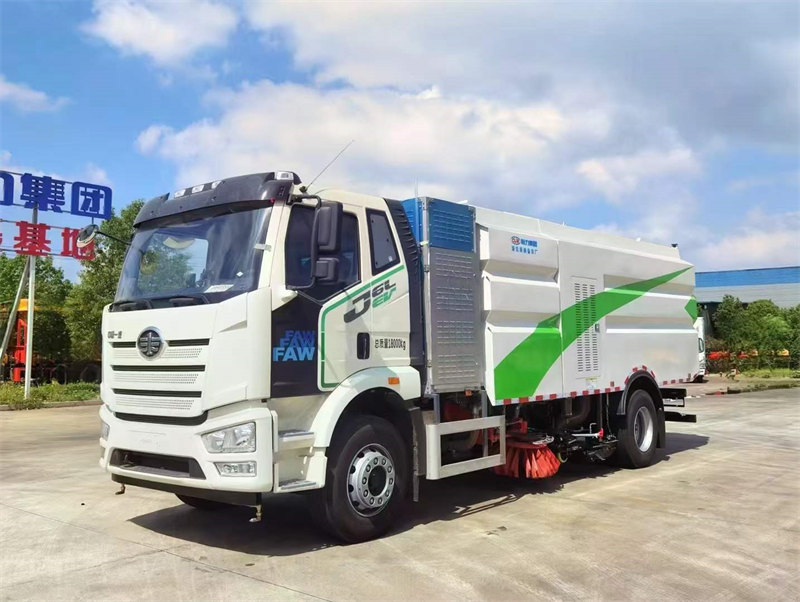 解放純電動掃洗車軸距5300mm滿載續(xù)航385 KM