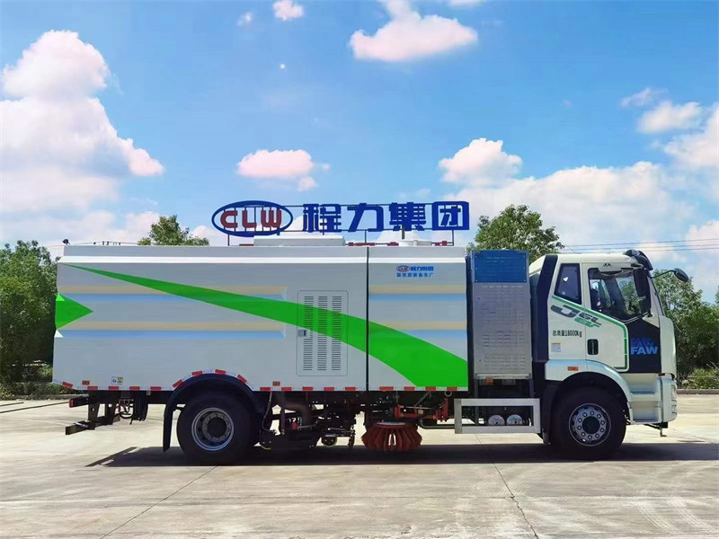 解放純電動掃洗車軸距5300mm滿載續(xù)航385 KM
