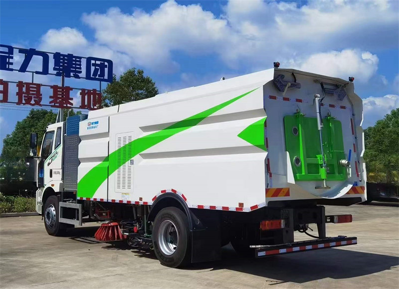 解放純電動掃洗車軸距5300mm滿載續(xù)航385 KM